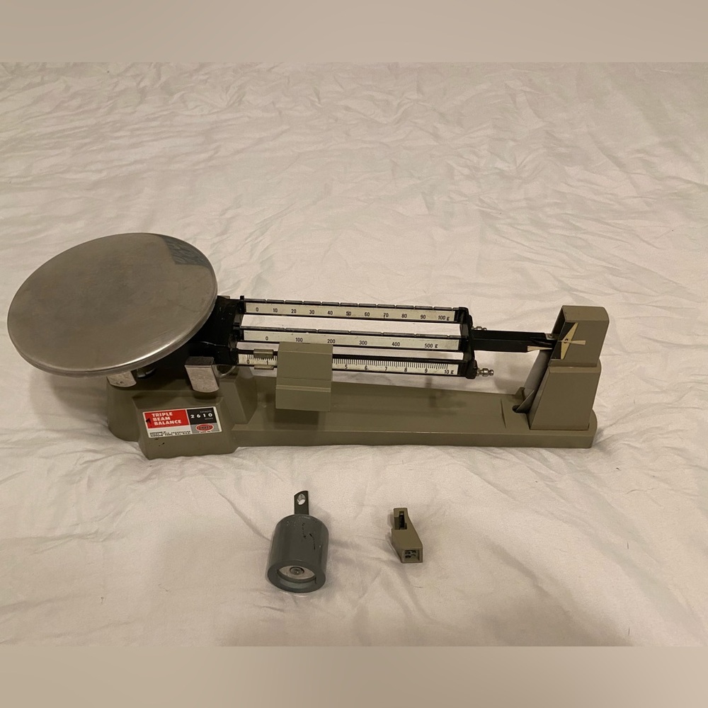 OHAUS 2610 G Triple Bean Balance Scale